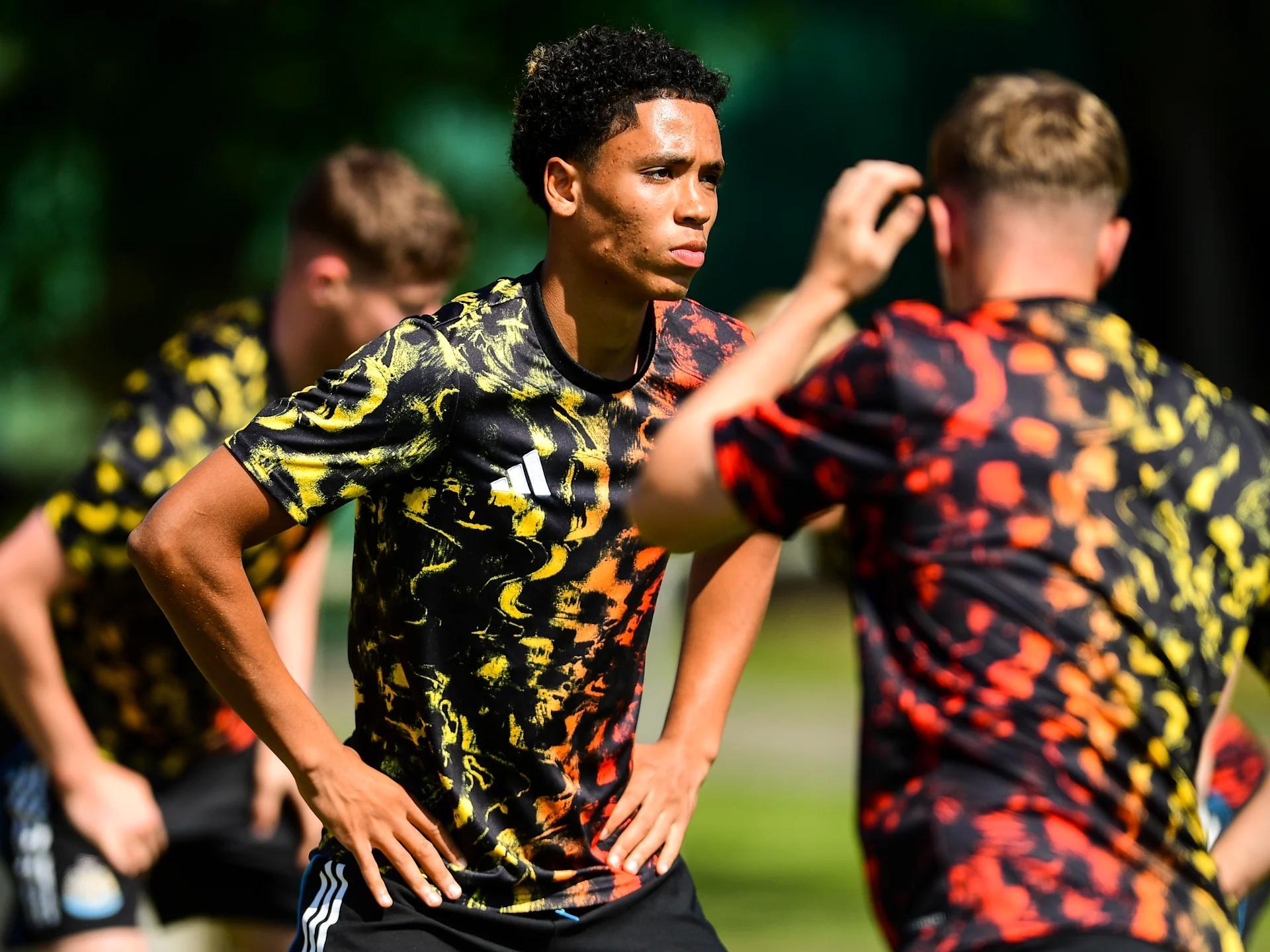 官方：纽卡U21小将特拉维斯-赫内斯租借加盟荷甲球队格罗宁根